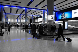 10 People you meet at the baggage claim | BabyGlobetrotters.Net
